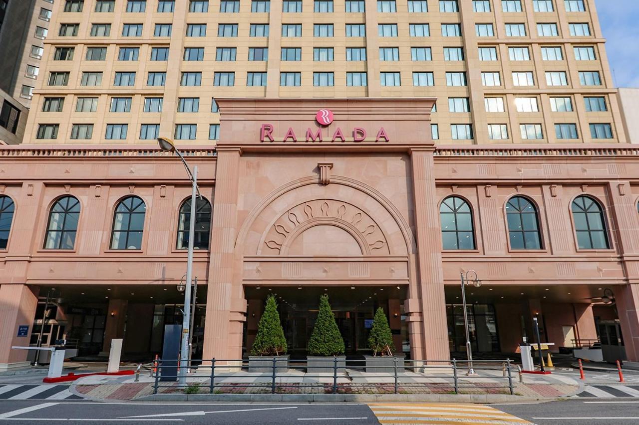 Hotel Ramada By Wyndham Yongin Exterior foto