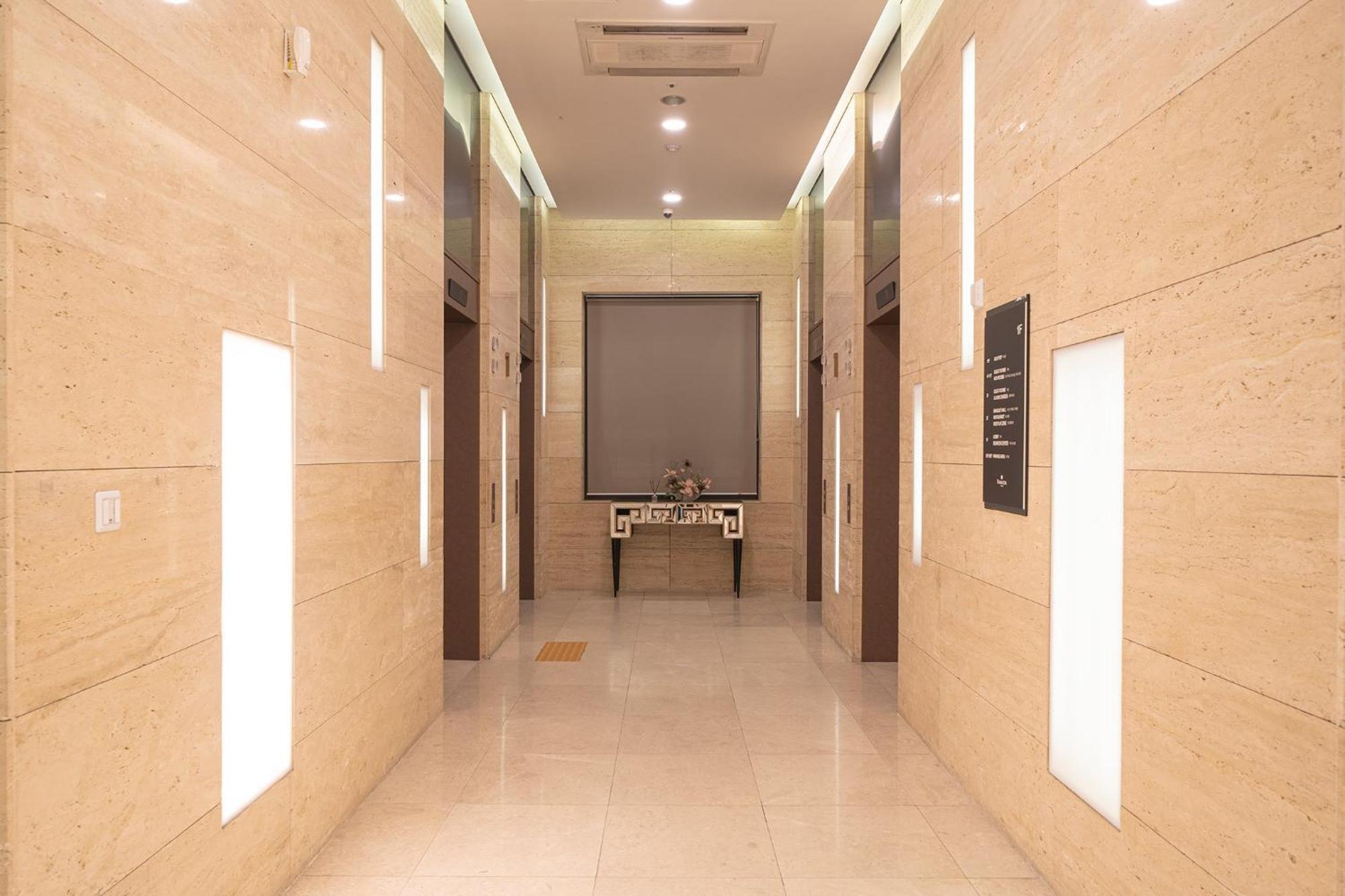 Hotel Ramada By Wyndham Yongin Exterior foto